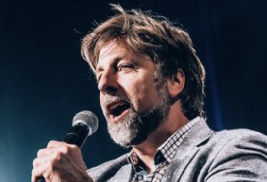 Luc Ferrandez expose un chicken qu'il a vu à l'épicerie! - La Clique du ...